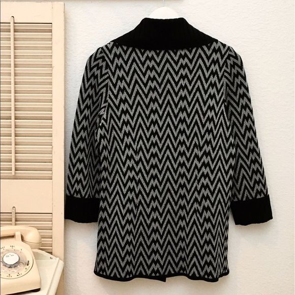 Exclusively Misook Knit Zig Zag Print Quality Knit Cardigan Sweater Sm/M… - Picture 2 of 7